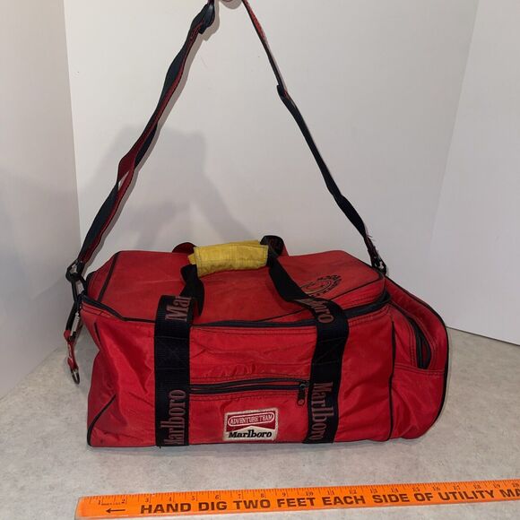 Vtg Marlboro Adventure Team Lizard Rock Insulated Cooler Duffel Bag Red 1992 - Picture 1 of 14